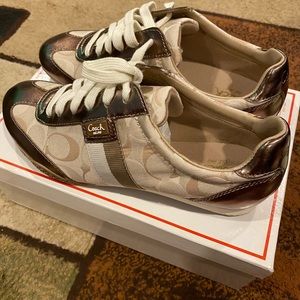 COACH Kinsley Q986 Metallic Signature Stripe Sneaker Size 7.5